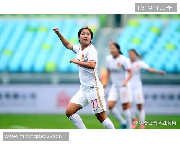 世界女足球星风采展示 聚焦全球顶尖女子足球运动员的荣耀与成就