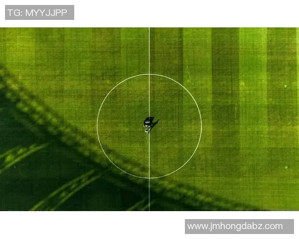 足球球星射门范围分析:从禁区内外到远射极限的精确解读 足球球星射门范围分析:从禁区内外到远射极限的精确解读