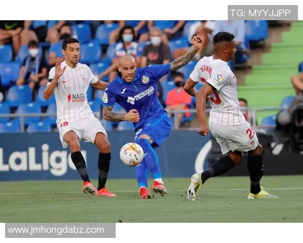 怪兽球星足球：全球最强足球巨兽的震撼对决与超凡竞技之路