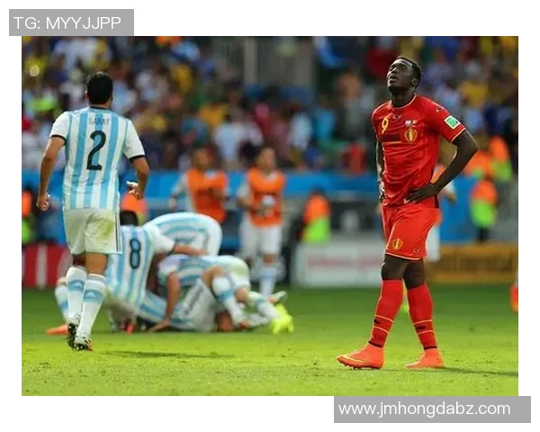 憨憨足球球星赛场趣事不断展现独特魅力引发球迷热烈讨论 憨憨足球球星赛场趣事不断展现独特魅力引发球迷热烈讨论