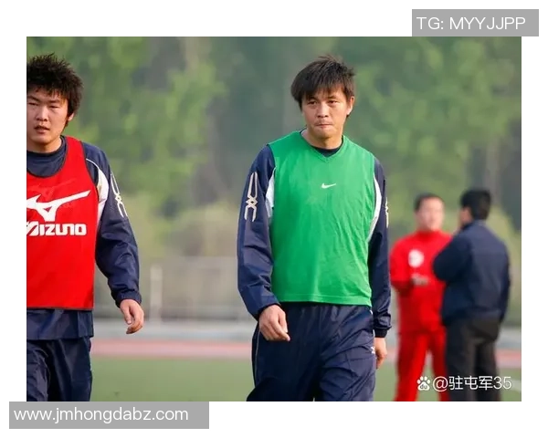 足球明星训练穿搭大曝光 球场外的时尚风采与运动潮流趋势 足球明星训练穿搭大曝光 球场外的时尚风采与运动潮流趋势